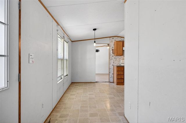 1203 Highway J, Troy, MO 63379