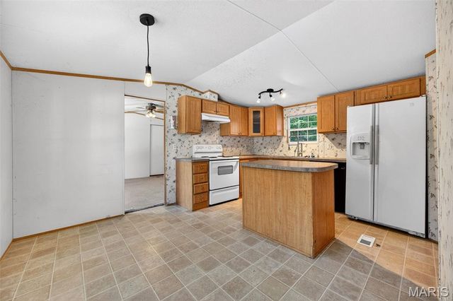 1203 Highway J, Troy, MO 63379