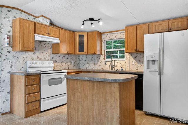 1203 Highway J, Troy, MO 63379
