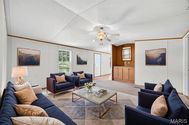 1203 Highway J, Troy, MO 63379