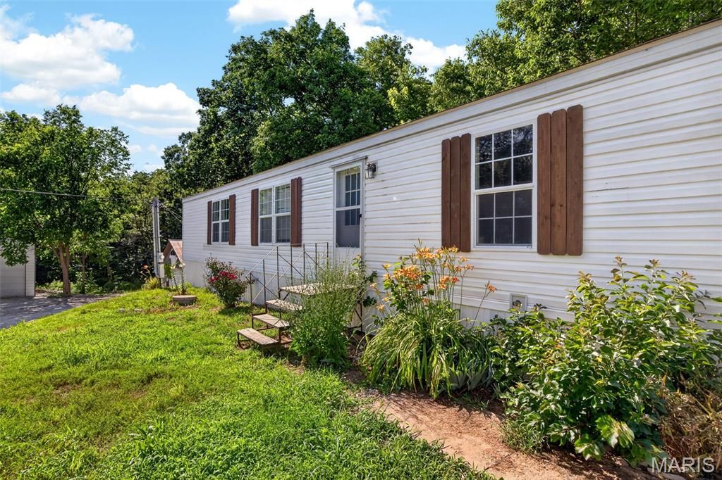 1203 Highway J, Troy, MO 63379