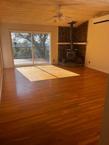 2073 Maydress Ct, Cool, CA 95614