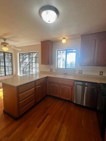 2073 Maydress Ct, Cool, CA 95614