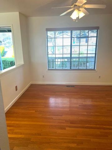 2073 Maydress Ct, Cool, CA 95614