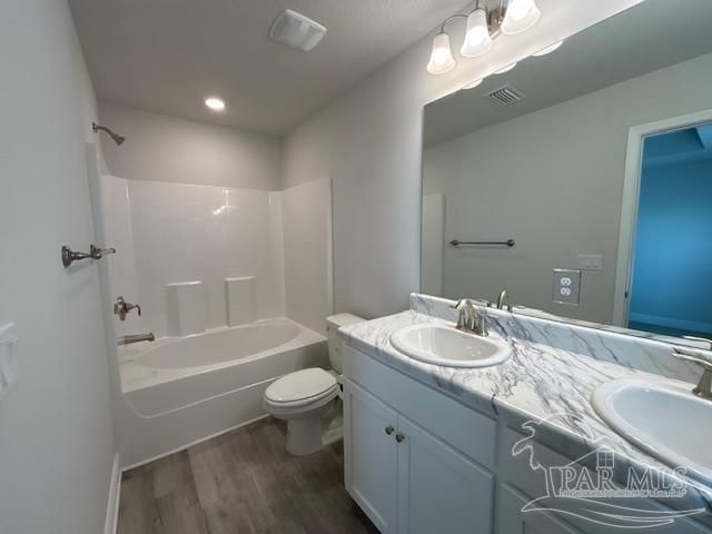 455 Kingsbridge Dr 13B, Cantonment, FL 32533