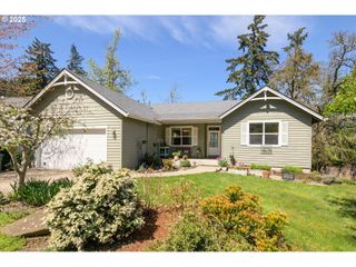 6880 GLACIER Dr, Springfield, OR 97478