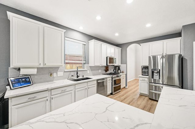10031 Small Pebble Way, Humble, TX 77396