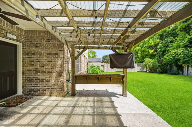 10031 Small Pebble Way, Humble, TX 77396