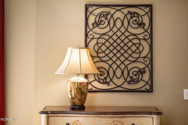 7906 Clover Creek Road, Maumee, OH 43537