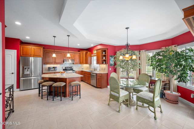 7906 Clover Creek Road, Maumee, OH 43537