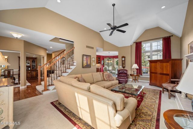 7906 Clover Creek Road, Maumee, OH 43537