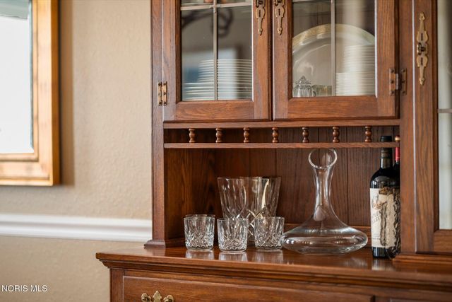 7906 Clover Creek Road, Maumee, OH 43537