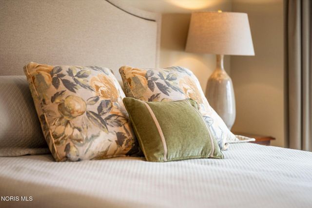 7906 Clover Creek Road, Maumee, OH 43537