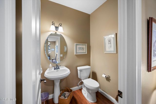 7906 Clover Creek Road, Maumee, OH 43537