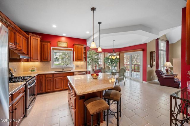 7906 Clover Creek Road, Maumee, OH 43537