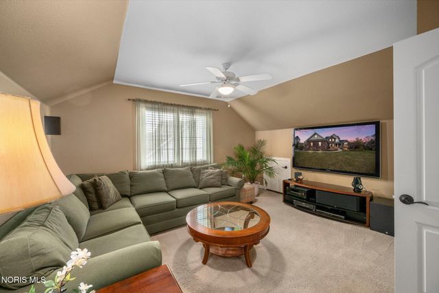 7906 Clover Creek Road, Maumee, OH 43537