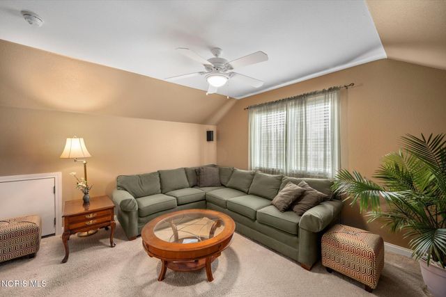 7906 Clover Creek Road, Maumee, OH 43537