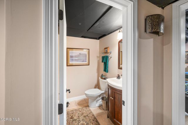 7906 Clover Creek Road, Maumee, OH 43537