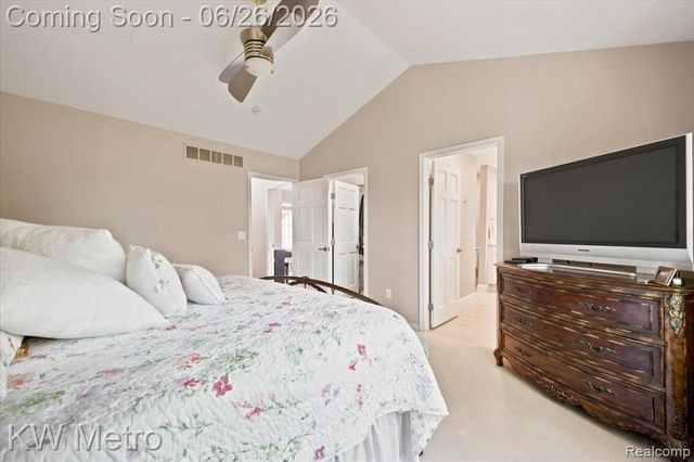 517 Macwilliams Lane, Royal Oak, MI 48067