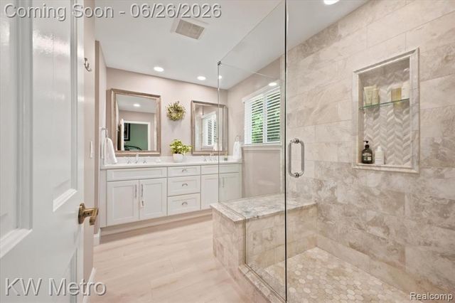 517 Macwilliams Lane, Royal Oak, MI 48067