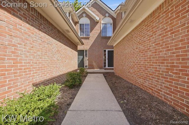 517 Macwilliams Lane, Royal Oak, MI 48067