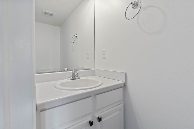 2420 Pine Court, Van Meter, IA 50261