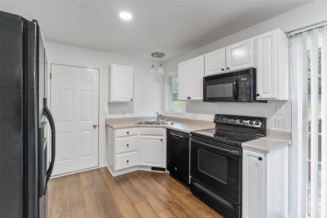 2420 Pine Court, Van Meter, IA 50261