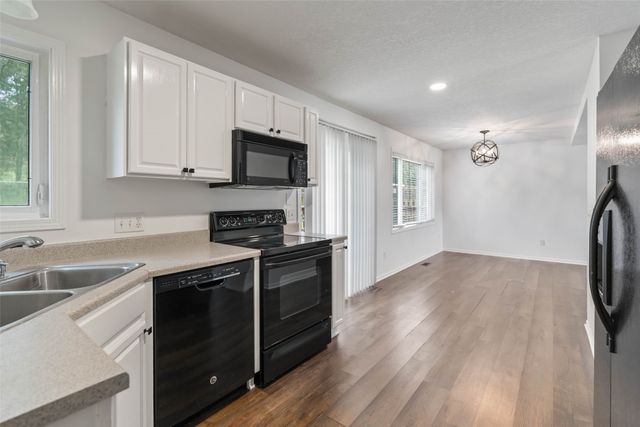 2420 Pine Court, Van Meter, IA 50261
