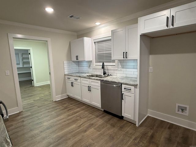 16 Whippoorwill Drive, Searcy, AR 72143