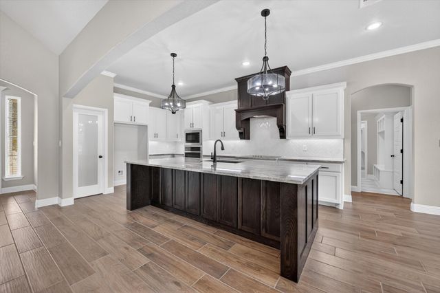 1045 Arbor Vista Drive, Azle, TX 76020