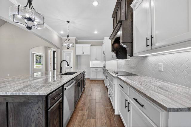 1045 Arbor Vista Drive, Azle, TX 76020