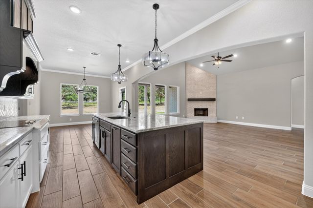 1045 Arbor Vista Drive, Azle, TX 76020