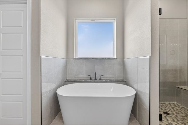 1045 Arbor Vista Drive, Azle, TX 76020
