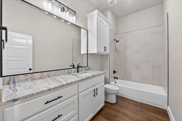 1045 Arbor Vista Drive, Azle, TX 76020