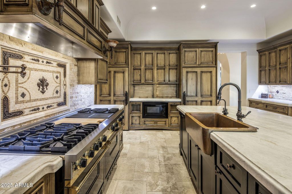 Image 14 of property listing at 9547 N 55TH Street, Paradise Valley, AZ 85253