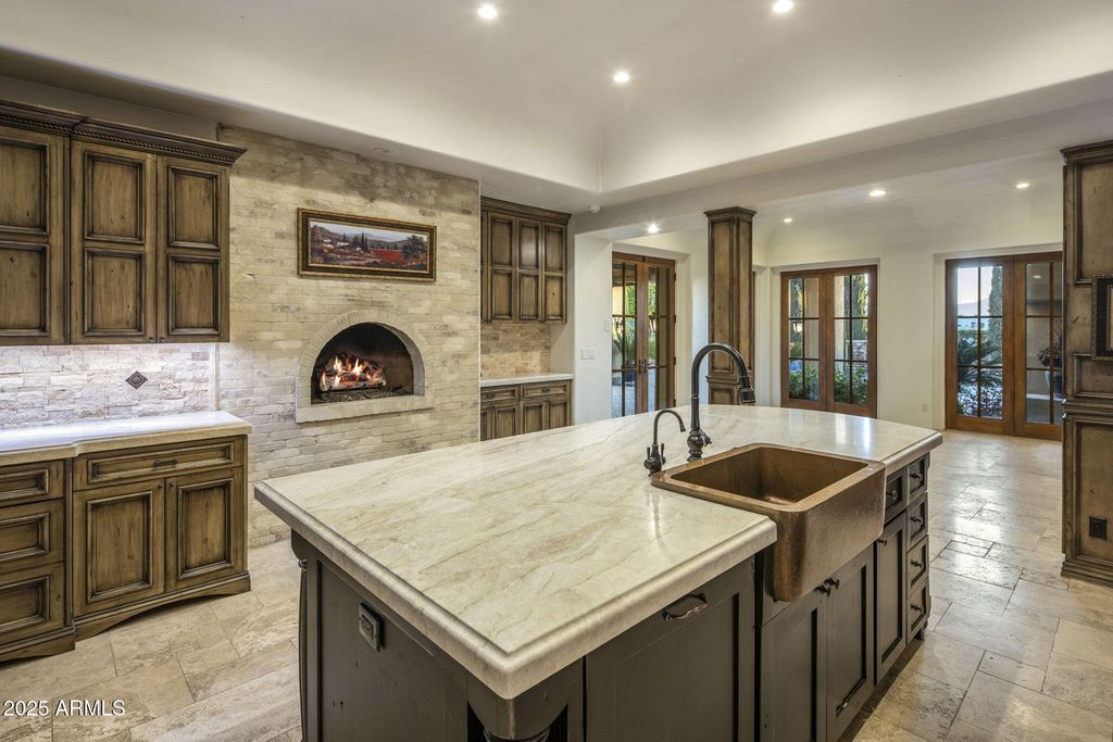 Image 16 of property listing at 9547 N 55TH Street, Paradise Valley, AZ 85253