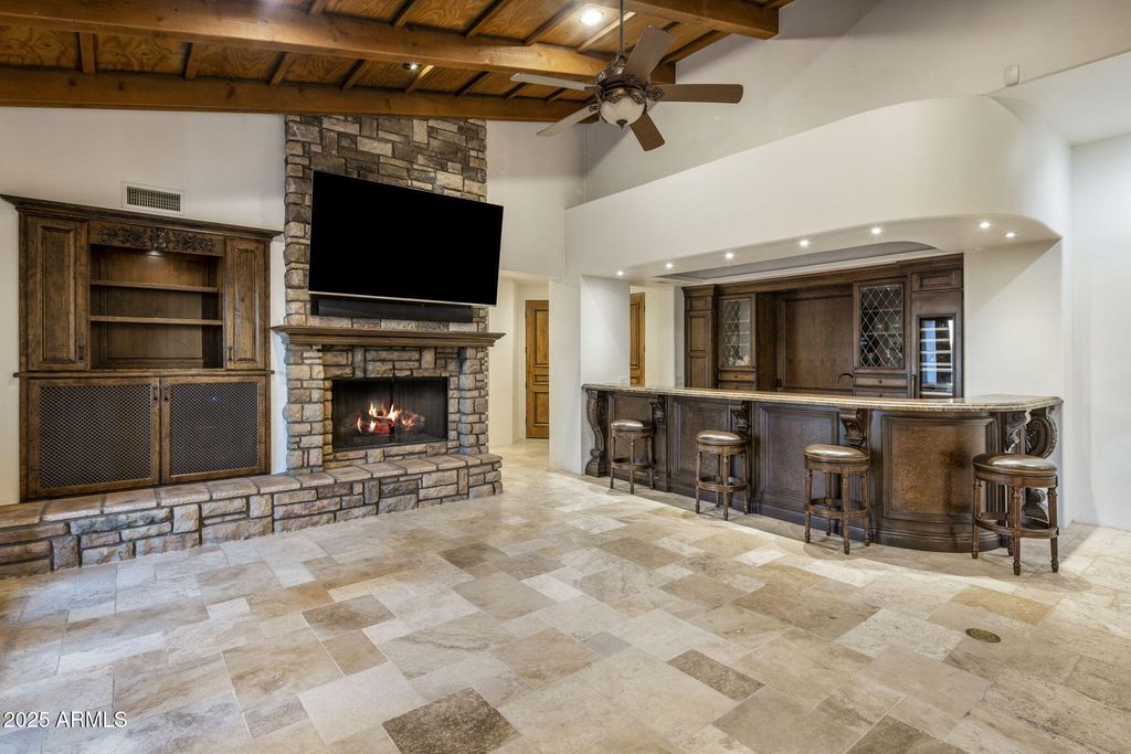 Image 18 of property listing at 9547 N 55TH Street, Paradise Valley, AZ 85253