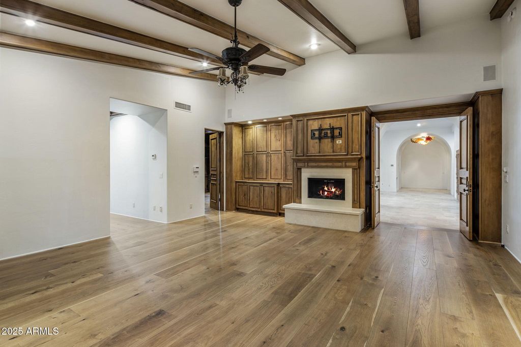 Image 24 of property listing at 9547 N 55TH Street, Paradise Valley, AZ 85253