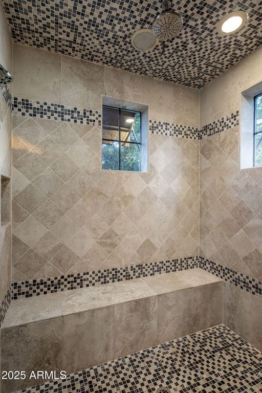 Image 29 of property listing at 9547 N 55TH Street, Paradise Valley, AZ 85253