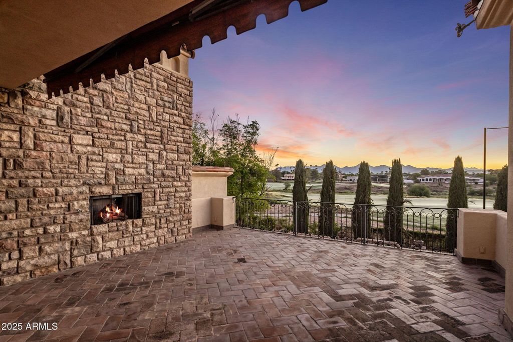 Image 37 of property listing at 9547 N 55TH Street, Paradise Valley, AZ 85253