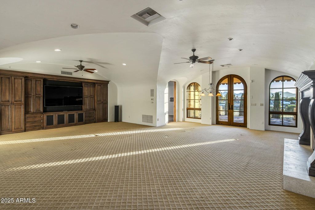 Image 39 of property listing at 9547 N 55TH Street, Paradise Valley, AZ 85253