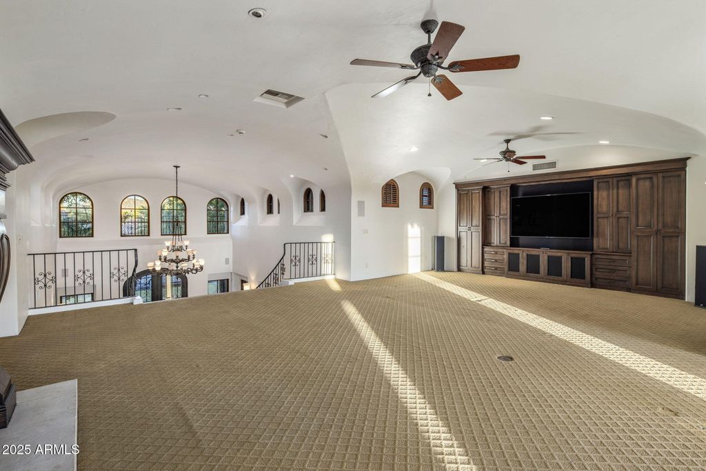 Image 42 of property listing at 9547 N 55TH Street, Paradise Valley, AZ 85253