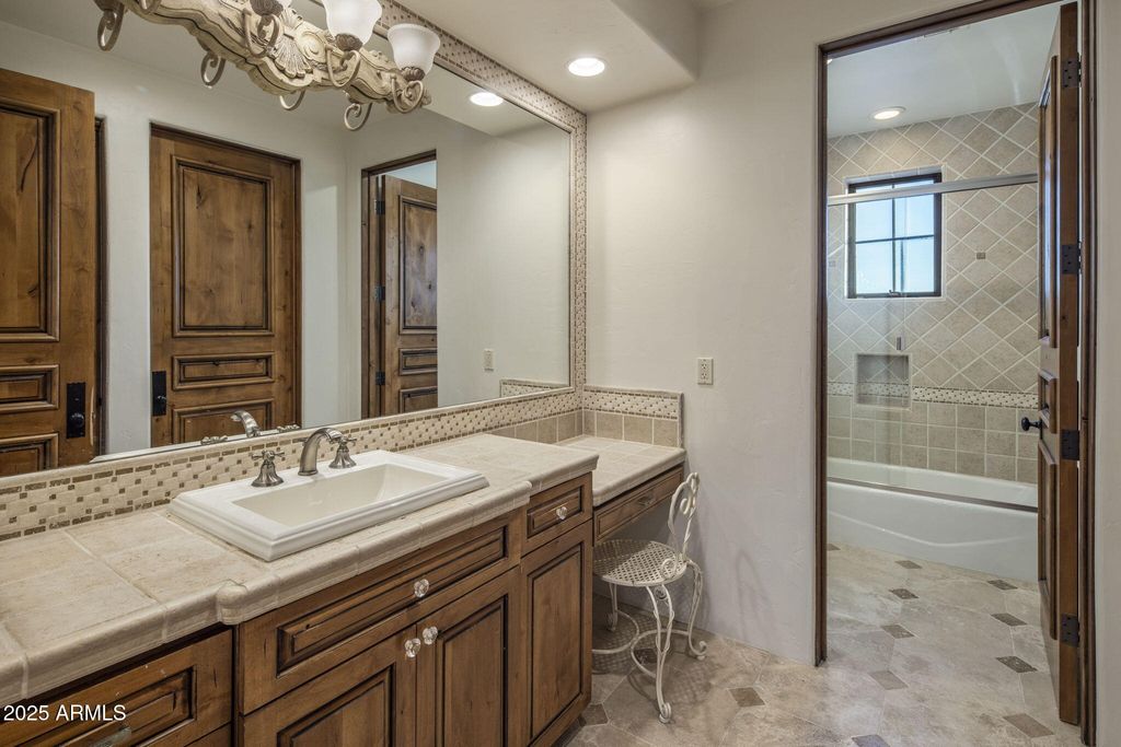 Image 49 of property listing at 9547 N 55TH Street, Paradise Valley, AZ 85253