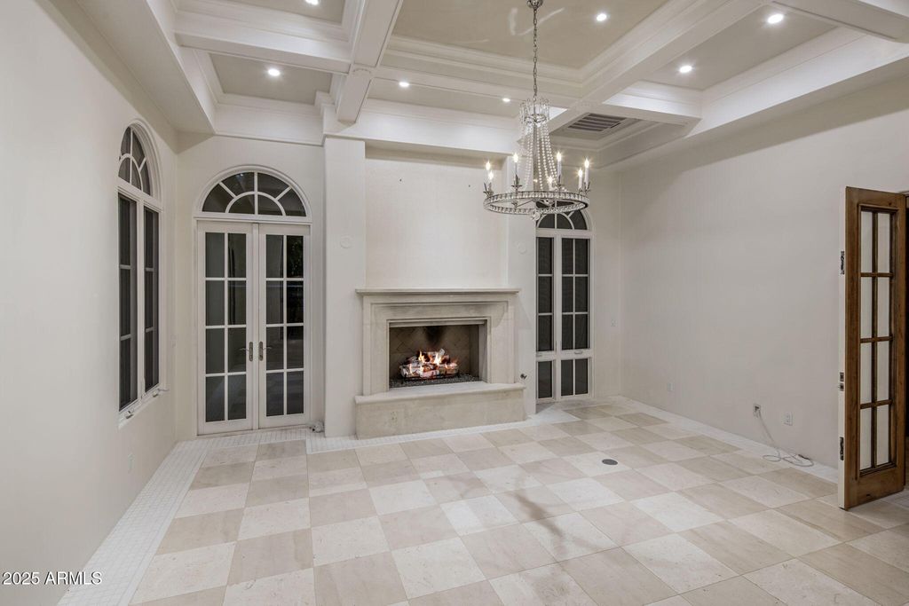 Image 6 of property listing at 9547 N 55TH Street, Paradise Valley, AZ 85253