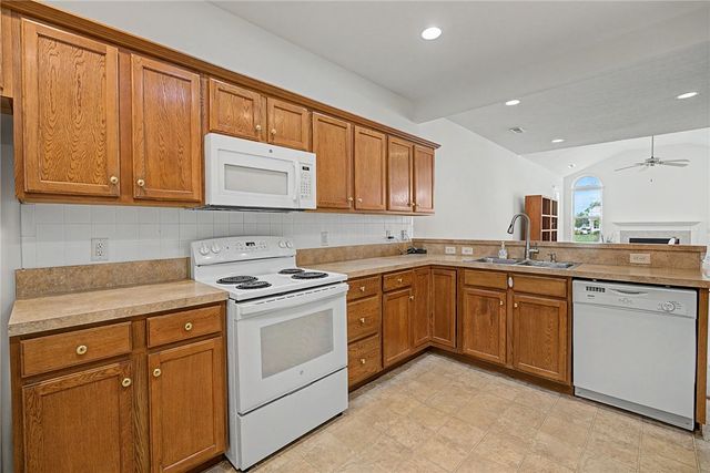 4694 Cobblestone Drive, Tipp City, OH 45371