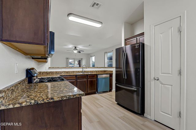 13134 Kestrel Avenue, Horizon City, TX 79928