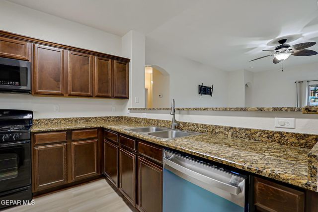 13134 Kestrel Avenue, Horizon City, TX 79928