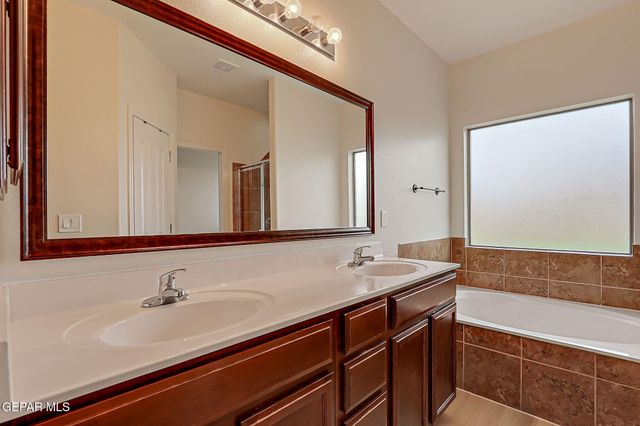13134 Kestrel Avenue, Horizon City, TX 79928