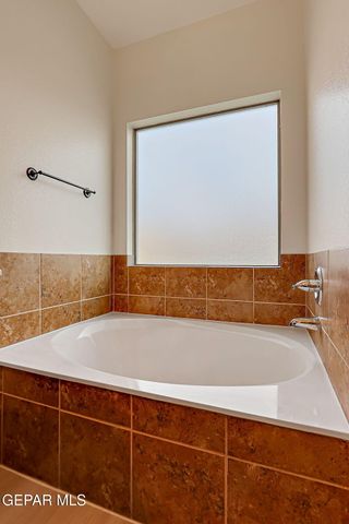 13134 Kestrel Avenue, Horizon City, TX 79928