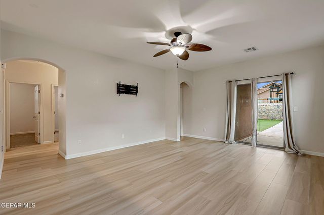 13134 Kestrel Avenue, Horizon City, TX 79928